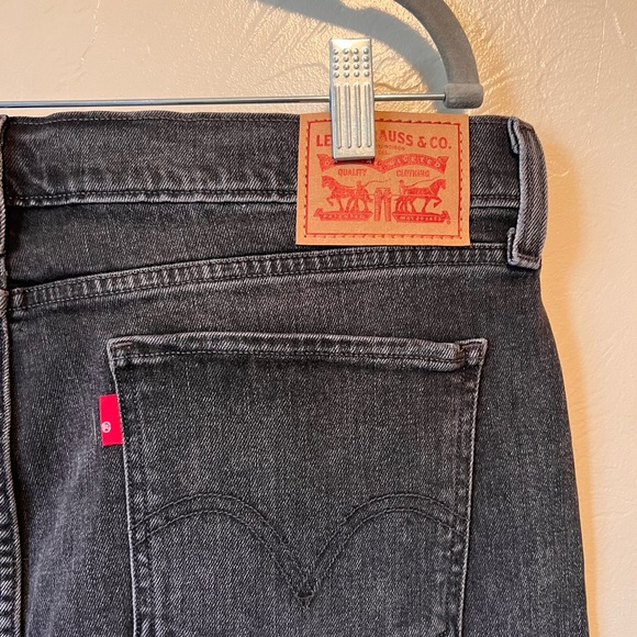 NWOT Black Levi’s Jean skirt - Picture 3 of 6